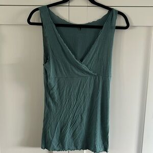 Banana republic V-Neck sleeveless top